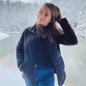 Meet your Posher, Emma